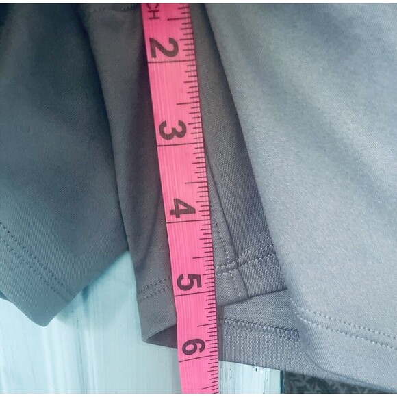 Under Armour SzSm Gray Shorts Active Gym Running Shorts Stretchy womens - Picture 5 of 6